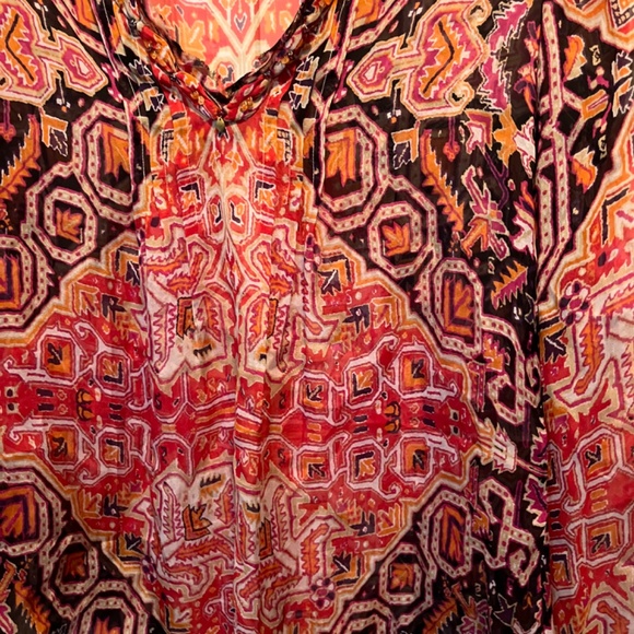 Elie Tahari 100% silk size S top - Picture 4 of 12